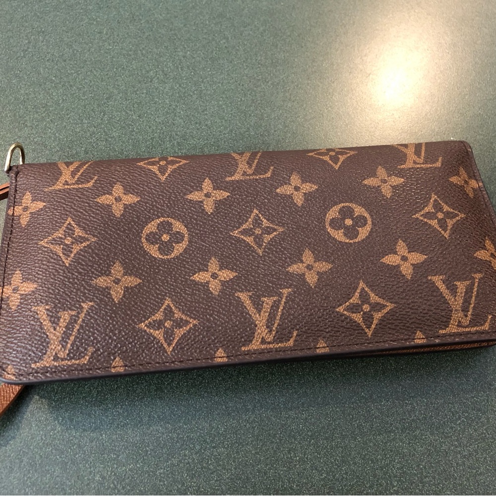 Luis Vuitton organizer Insolite Wallet
